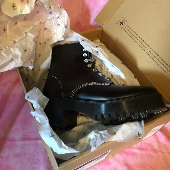 🌟Dr. Martens!! Shriver high contrast Sz 9 Rare! Sold out everywhere! NEW in box - Picture 4 of 11
